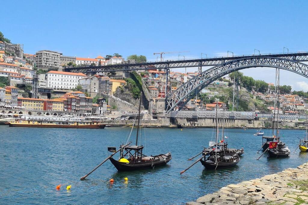 Bright Near Douro River - With Balcony * Porto